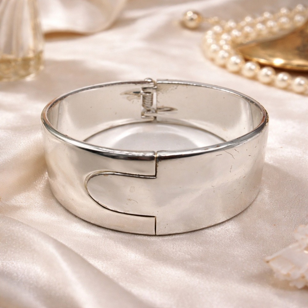 RLM Studio Robert Lee Morris Soho Silver Tone Wide Hinged Cuff Bracelet